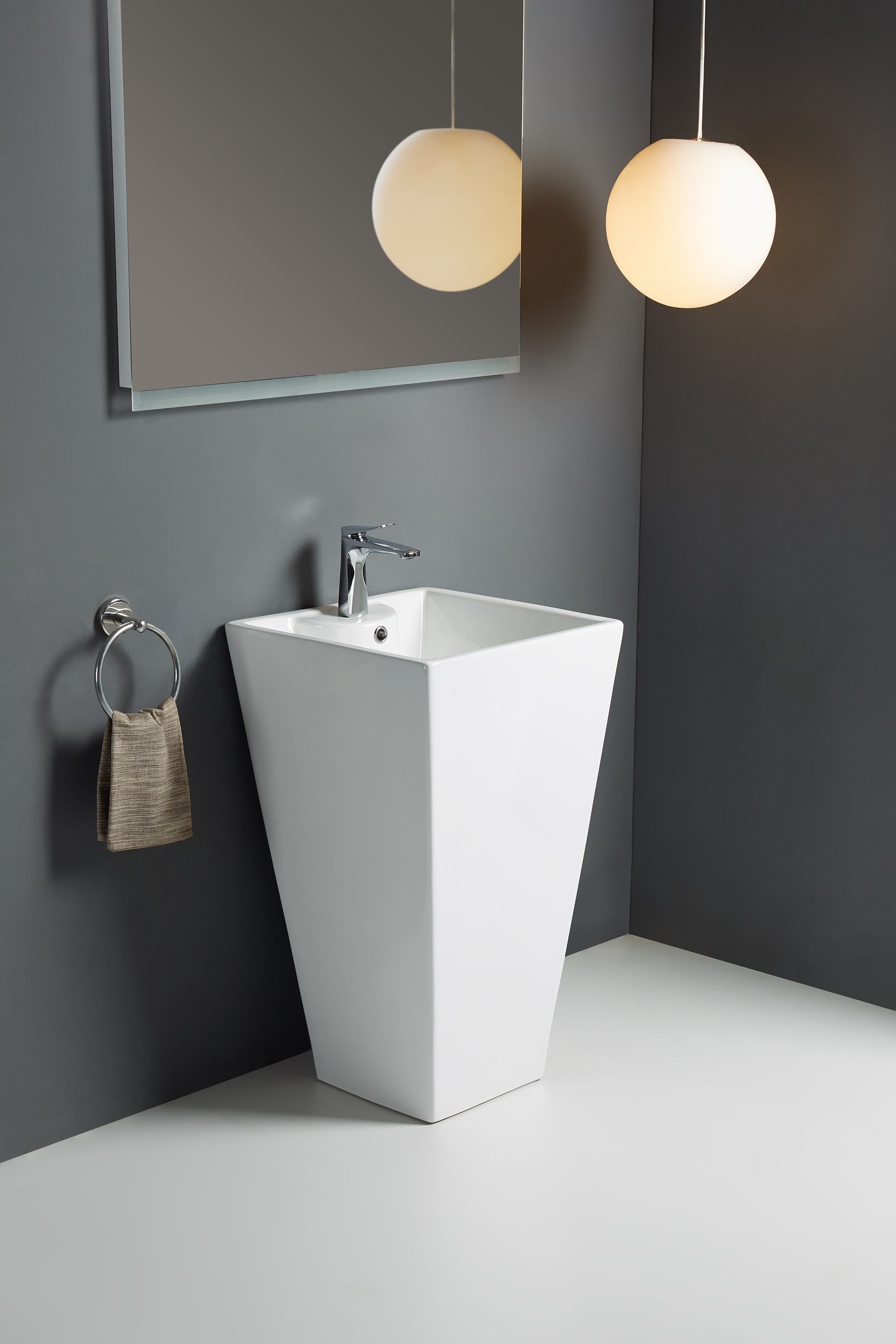 

Раковина WeltWasser WW LEERBACH 4847 GL-WT напольная 48х47х83 см, белая глянцевая, Белый, WW LEERBACH 4847 GL-WT
