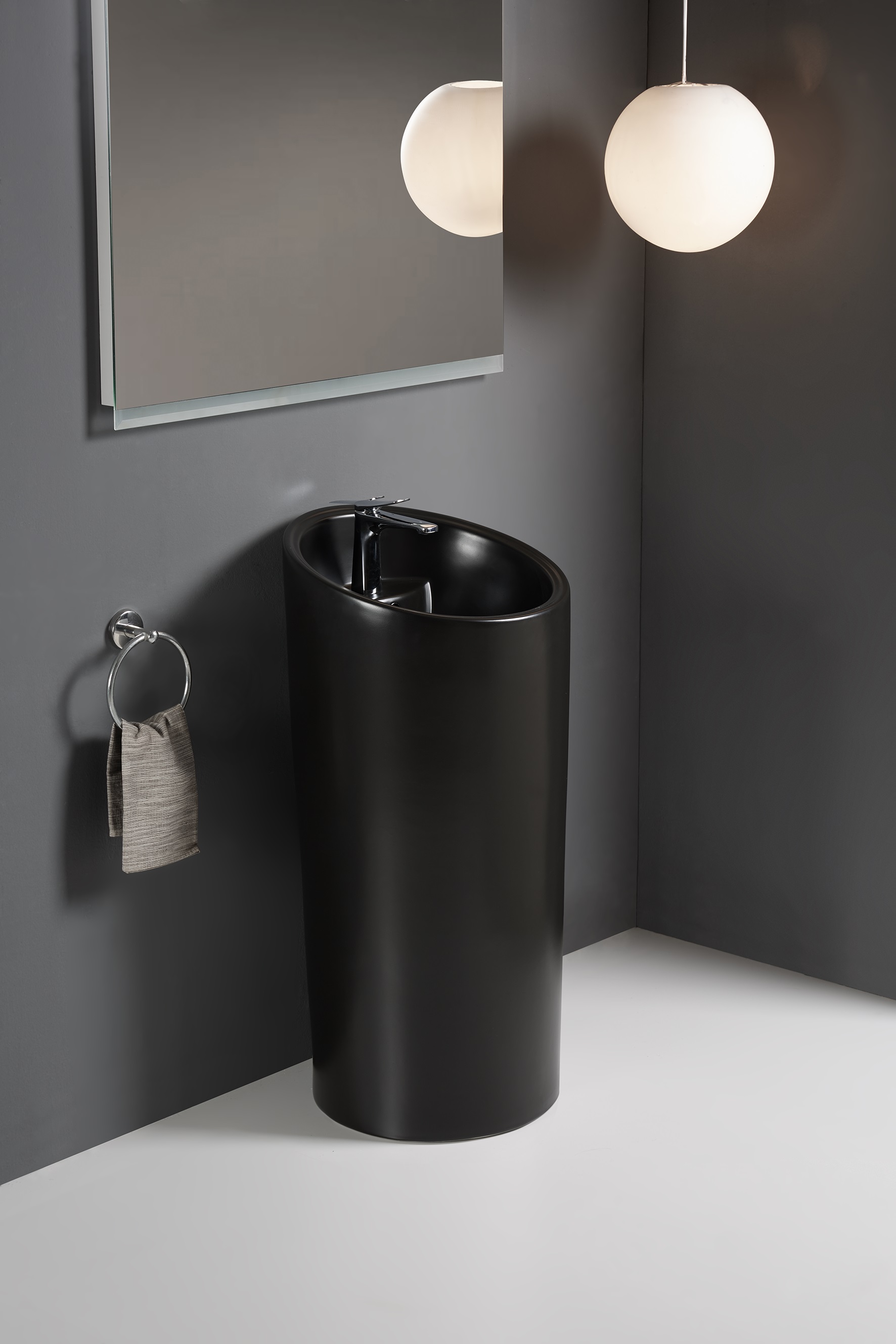 

Раковина WeltWasser WW LEERBACH 4546 MT-BL напольная 45х46х97 см, черная матовая, Черный, WW LEERBACH 4546 MT-BL
